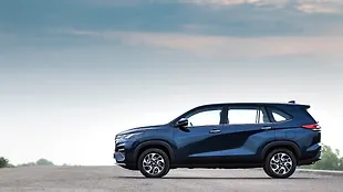 Maruti Suzuki Invicto Left Side View