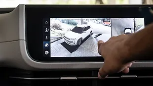 Hyundai Creta Electric 360-Degree Camera Control Hyundai Creta Electric 360-Degree Camera Control