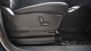 MG Windsor EV Seat Adjustment Electric for Driver MG Windsor EV Seat Adjustment Electric for Driver