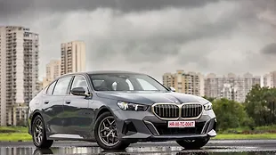 BMW 5 Series Right Front Three Quarter