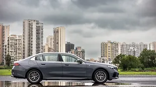 BMW 5 Series Right Side View