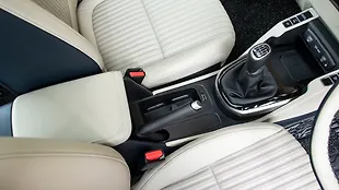 Kia Carens Clavis Center Console/Centre Console Storage