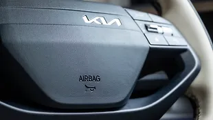 Kia Carens Clavis Horn Boss