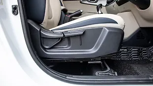 Kia Carens Clavis Seat Adjustment Manual for Driver