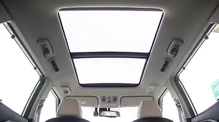 Kia Carens Clavis Sunroof/Moonroof Kia Carens Clavis Sunroof/Moonroof