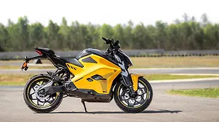 Ultraviolette F77 SuperStreet