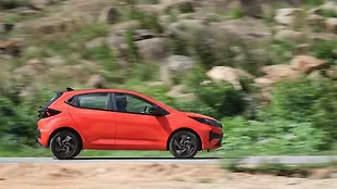 Tata Altroz Right Side View