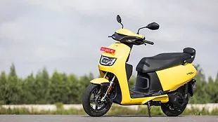 VIDA VX2 Left Front Three Quarter