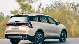 Mahindra XUV 7XO Right Rear Three Quarter Mahindra XUV 7XO Right Rear Three Quarter
