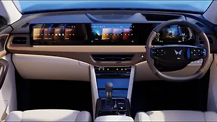 Mahindra XUV 7XO Dashboard