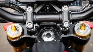 TVS Apache RTR 310 Handlebar Clamp