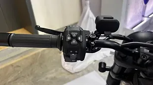 Yezdi Scrambler Left Side Handlebar Grip