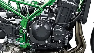 Kawasaki Z900 Engine From Right