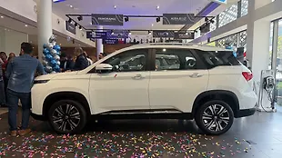 MG Hector Left Side View