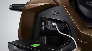 Honda ADV 160 USB Charging Port
