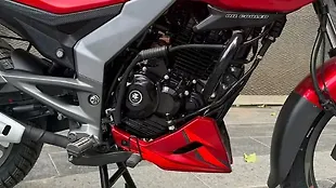 Bajaj Pulsar 150 [2026] Engine From Right
