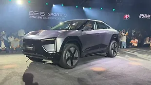 Mahindra BE 6 Sporteq Left Front Three Quarter