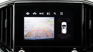 Mahindra Scorpio N 360-Degree Camera Control