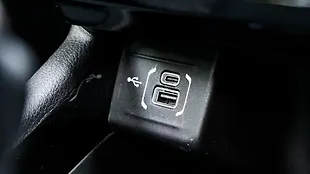 Jeep Compass USB Port/AUX/Power Socket/Wireless Charging