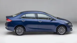 Maruti Suzuki Ciaz Right Side View