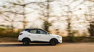 MG Astor Right Side View