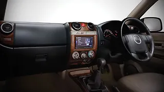 इसुज़ू mu7 [2014-2017]