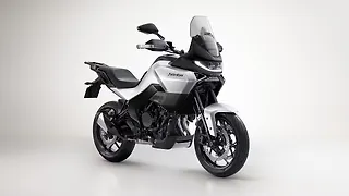 Norton Atlas GT Right Front Three Quarter