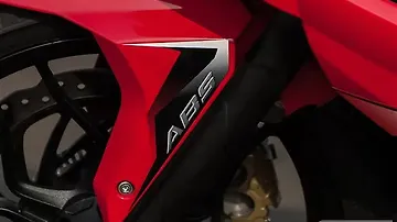 Bajaj Pulsar RS 200 Exterior