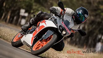 KTM RC 200 Cornering KTM RC 200 Cornering