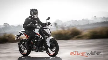 KTM 250 Duke Action KTM 250 Duke Action