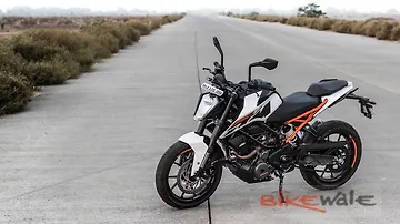 KTM 250 Duke Front three-quarter