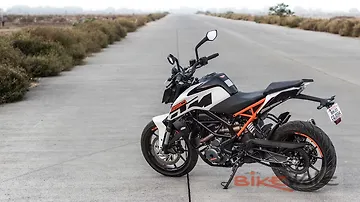 KTM 250 Duke Rear three-quarter