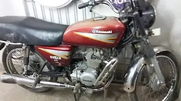 bajaj boxer tank price