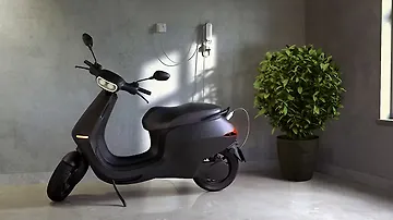 Ola Electric Scooter Ola S1 Price Range Images Colours Specifications Bikewale