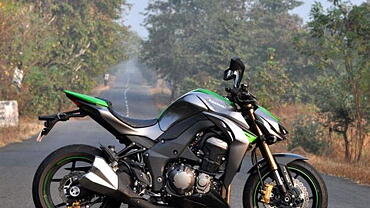 Kawasaki Z1000 - Alien v/s Predator