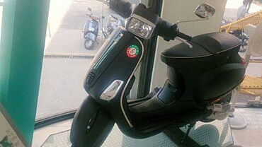 Vespa S hits Indian showrooms; launch soon - BikeWale