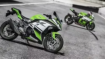 Special edition Kawasaki Ninja 300 revealed - BikeWale