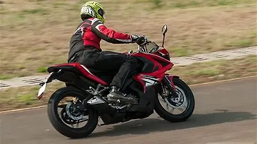 Images of Bajaj Pulsar RS 200 | Photos of Pulsar RS 200 - BikeWale