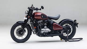 Jawa 42 Bobber Front View Image – BikeWale