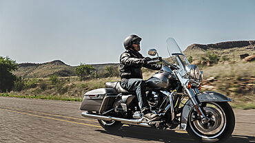 Harley-Davidson Road King First Look Review