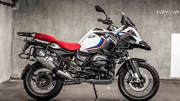 BMW reveals Iconic 100 special edition motorcycles - BikeWale