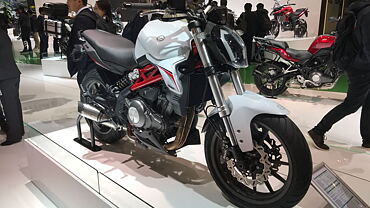 Benelli 302s on road outlet price