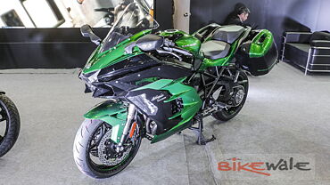 Kawasaki Ninja H2 SX SE Photo Gallery