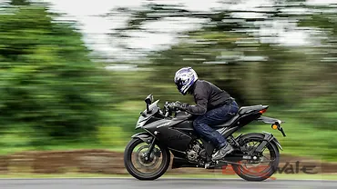 Suzuki Gixxer SF 250 Action