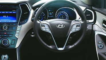 Discontinued Hyundai Santa Fe 2014 Interior