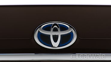 Discontinued Toyota Camry 2015 Logo