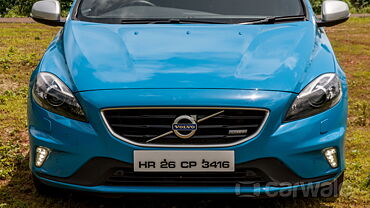 Discontinued Volvo V40 2015 Front View