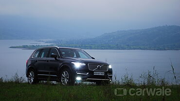 Discontinued Volvo XC90 2015 Right Front Three Quarter