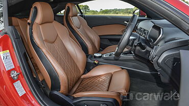 Audi TT Front-Seats