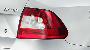 Skoda rapid deals tail lamp